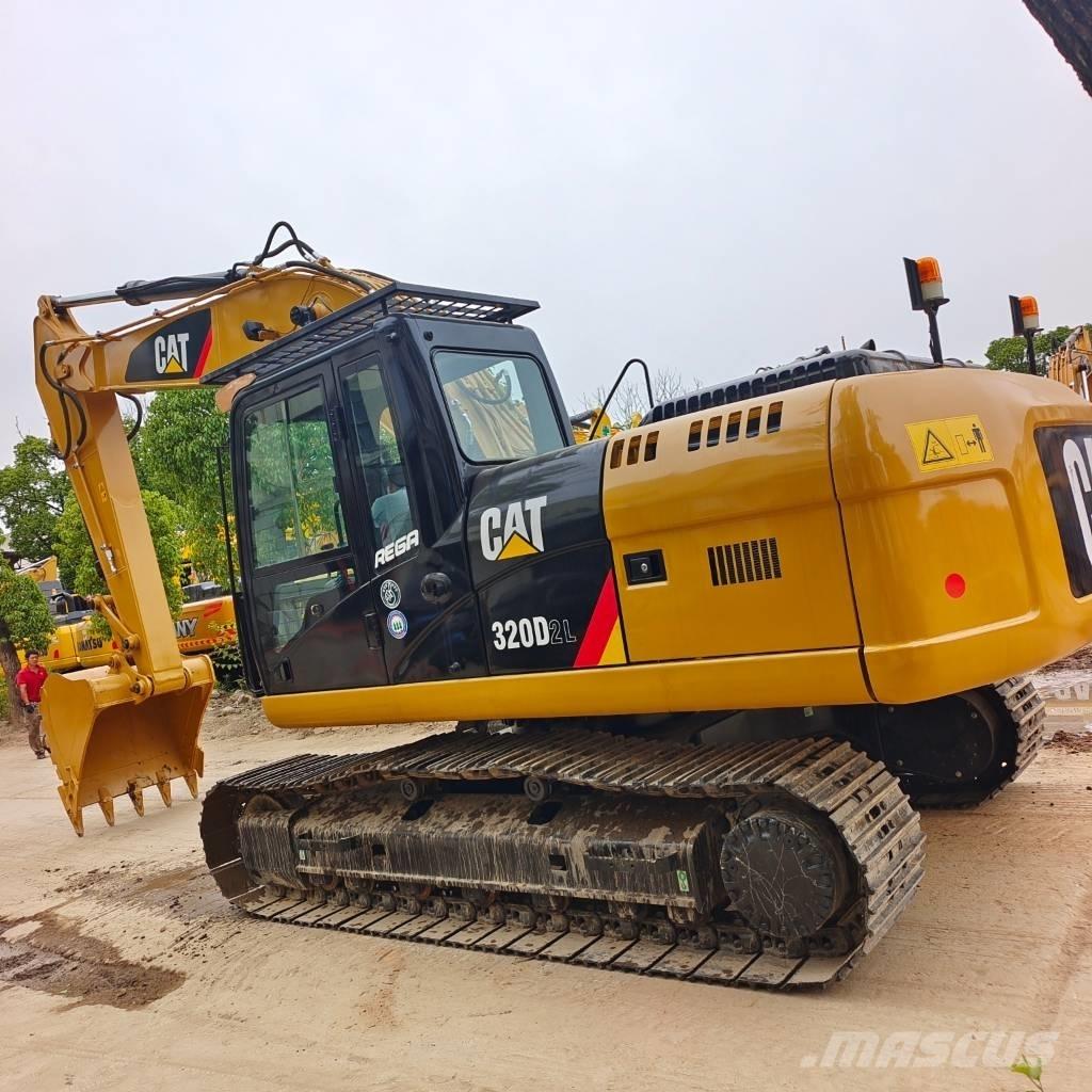 CAT 320 D2L Roomikekskavaatorid