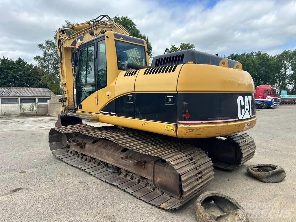 CAT 318 C L Roomikekskavaatorid