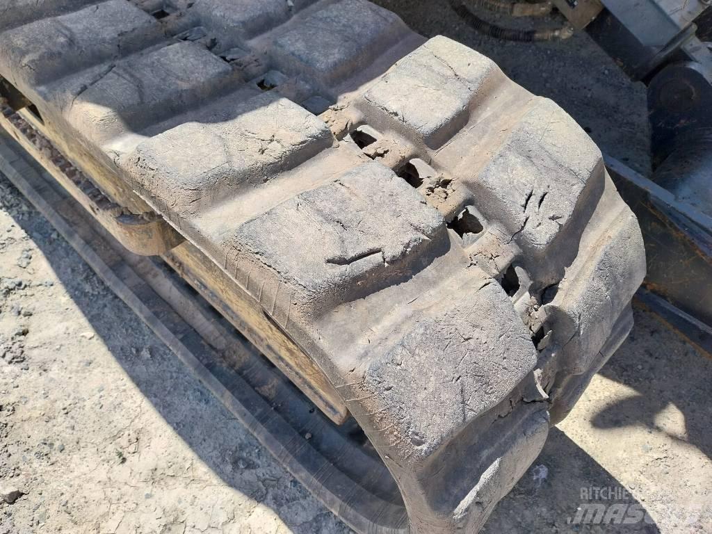 Komatsu PC80MR-5 Väikeekskavaatorid 7t-12t