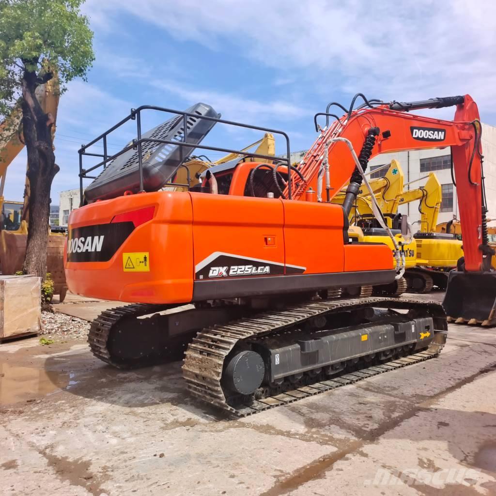 Doosan DX 225 LC-9C Roomikekskavaatorid
