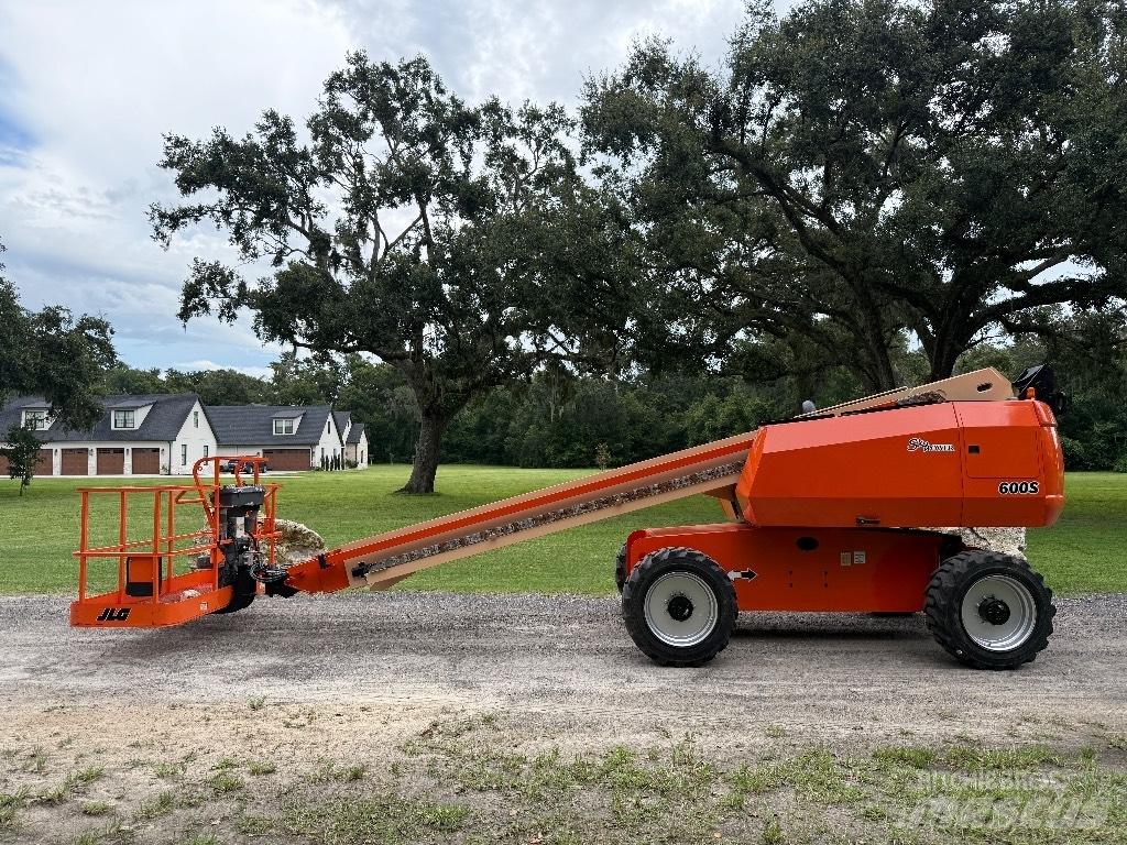 JLG 600 S Teleskoop poomtõstukid
