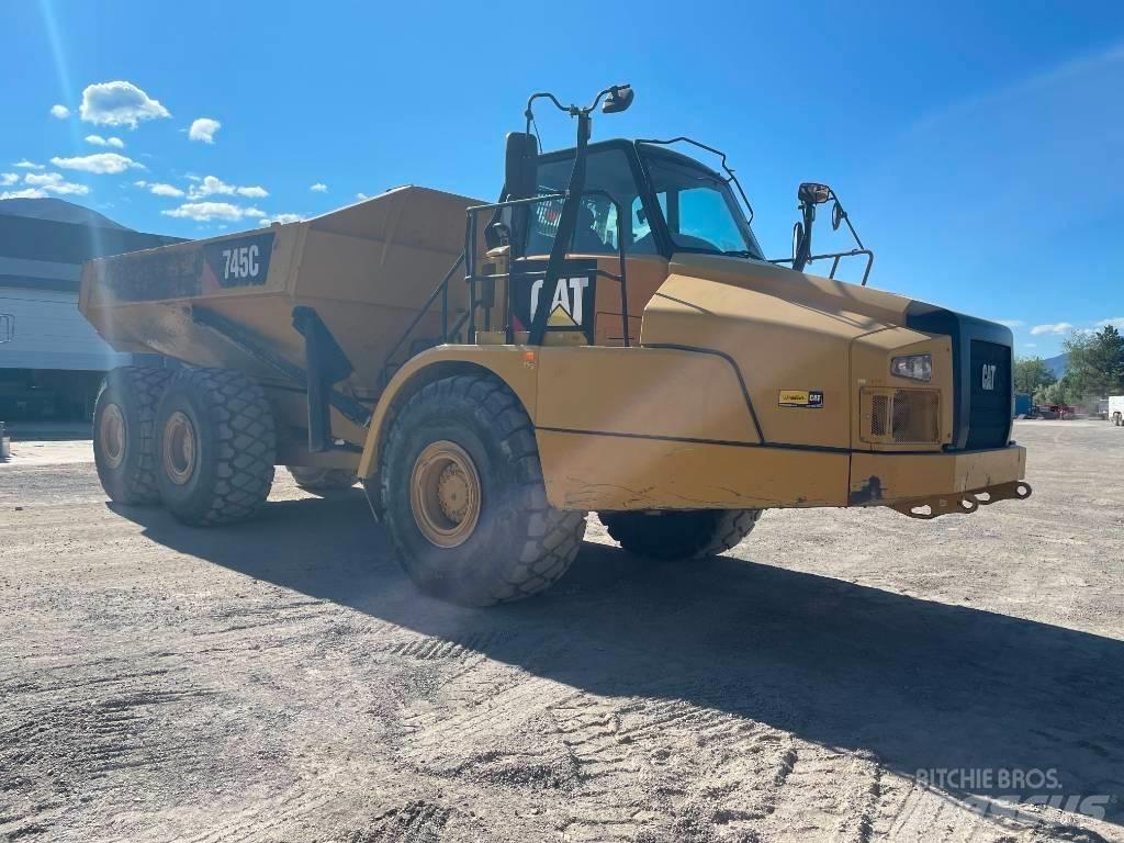 CAT 745 C Liigendraamiga pinnaseveokid