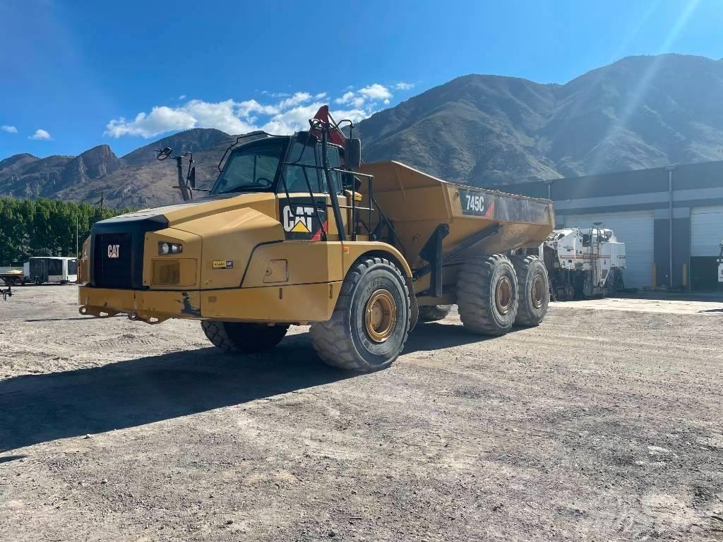 CAT 745 C Liigendraamiga pinnaseveokid