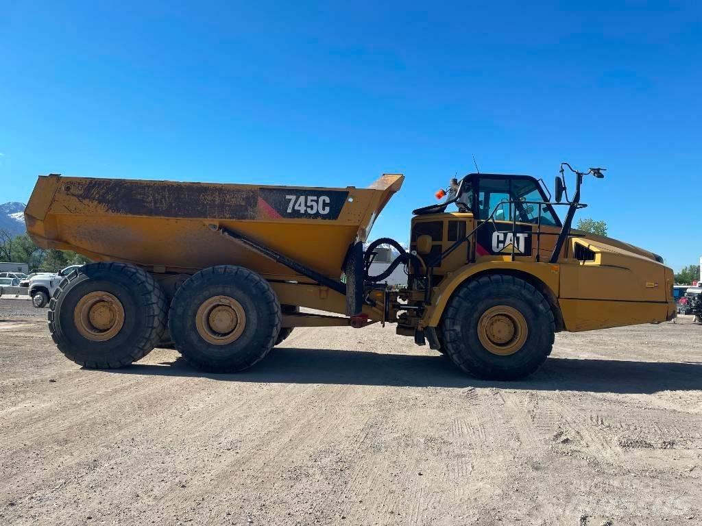 CAT 745 C Liigendraamiga pinnaseveokid