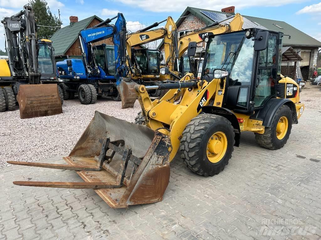 CAT 906 H 2 Rataslaadurid