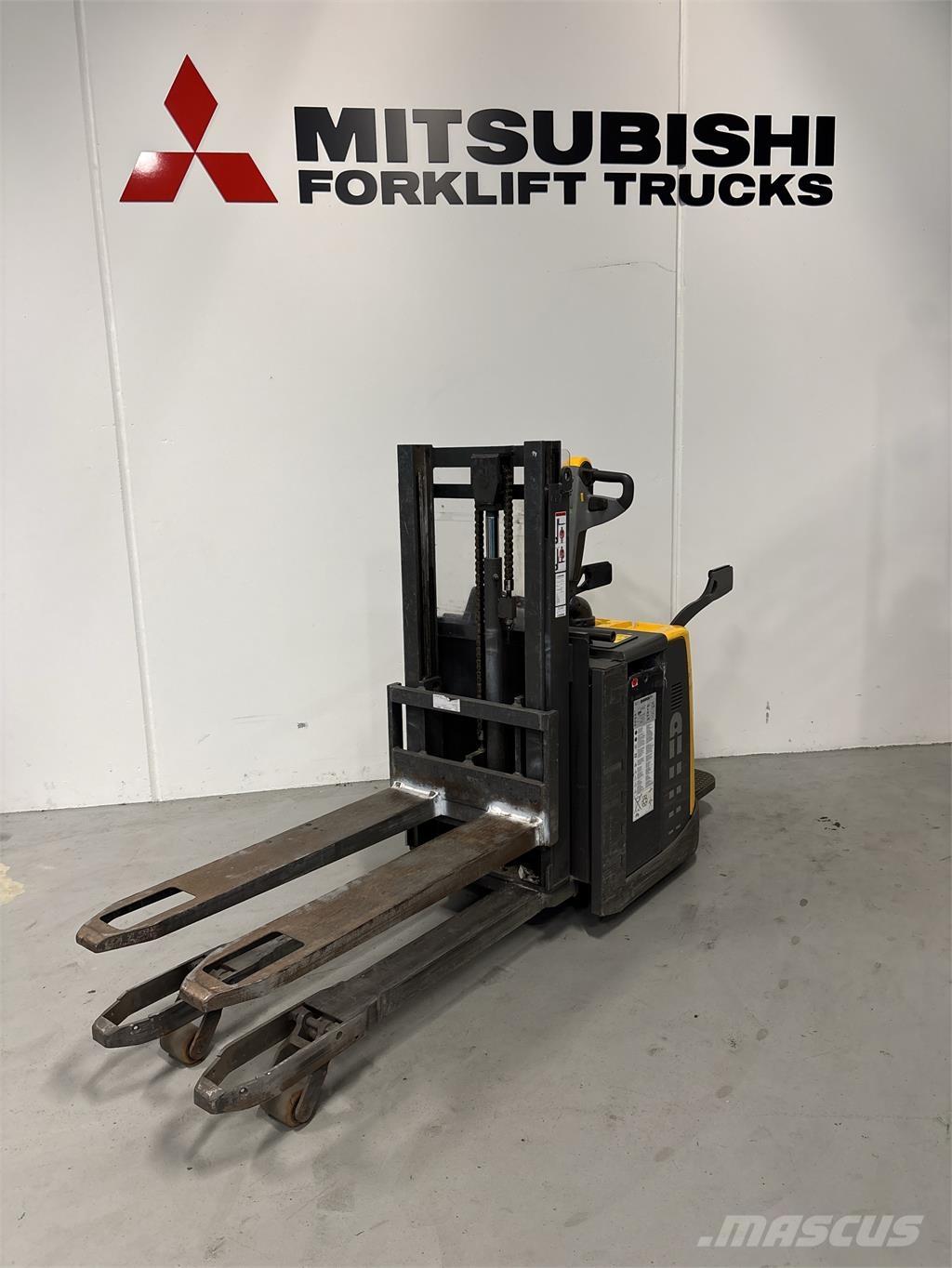 Atlet PDP200 Platvormiga virnastajad