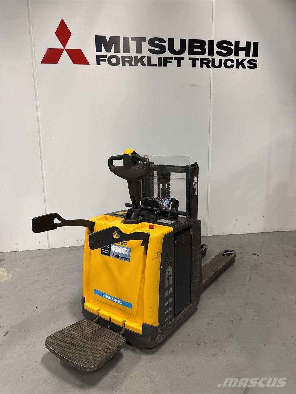 Atlet PDP200 Platvormiga virnastajad