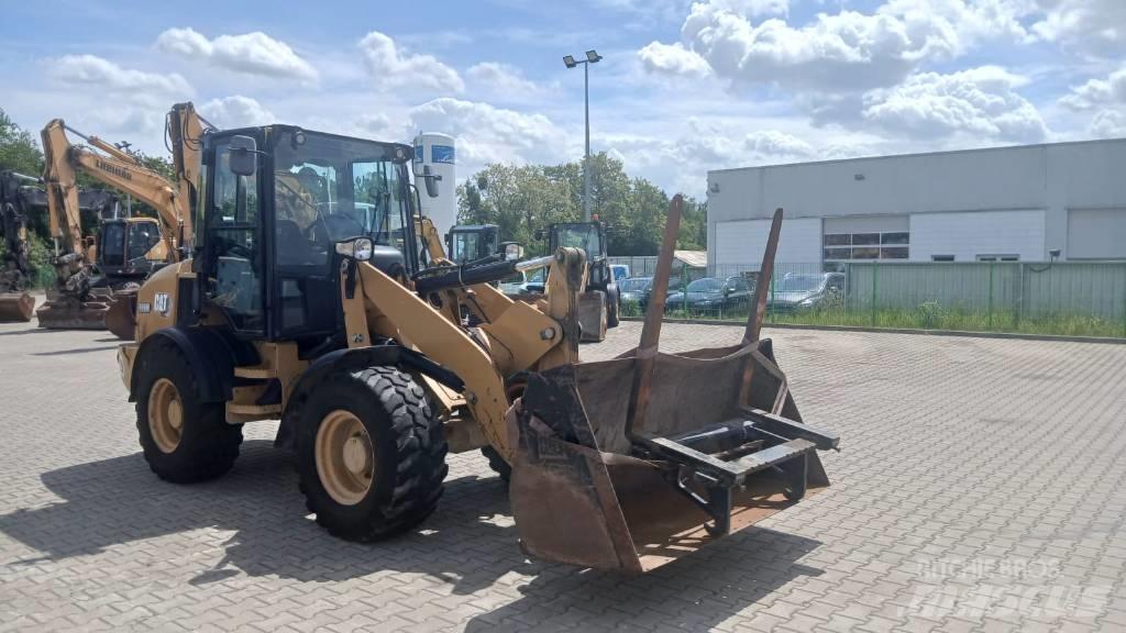 CAT 908 M Rataslaadurid