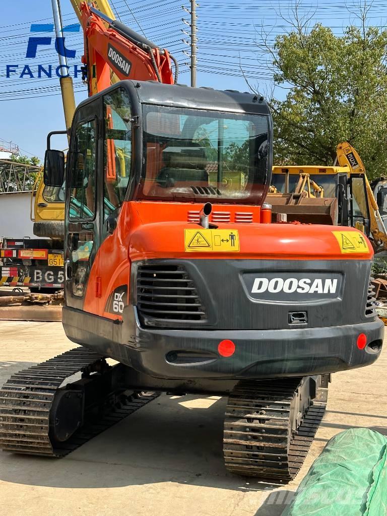 Doosan dx 60 Roomikekskavaatorid