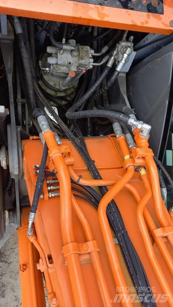 Hitachi ZX 210 LC Roomikekskavaatorid