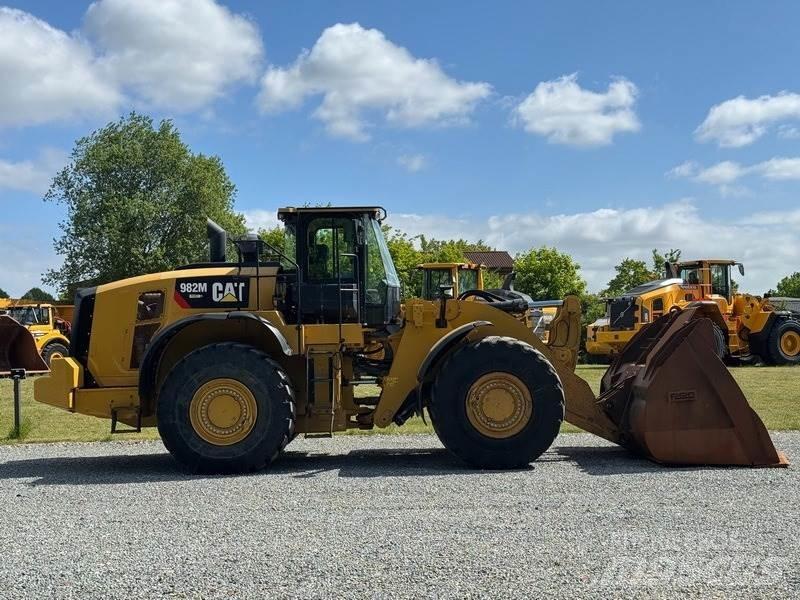 CAT 982 M Rataslaadurid