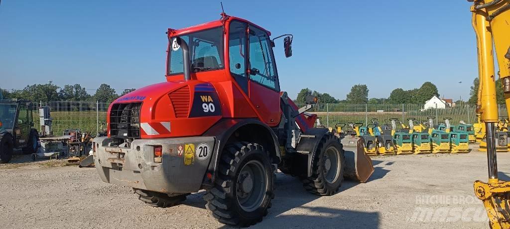 Komatsu WA 90 Rataslaadurid