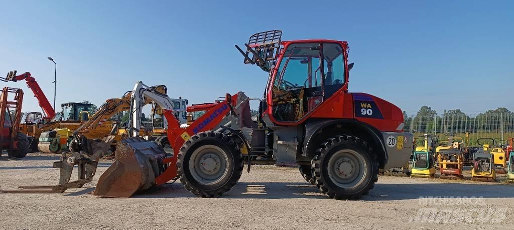 Komatsu WA 90 Rataslaadurid