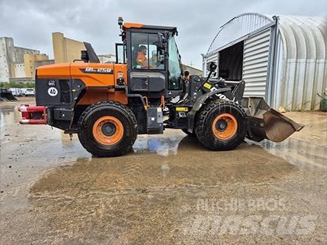 Doosan DL 250-7 Rataslaadurid