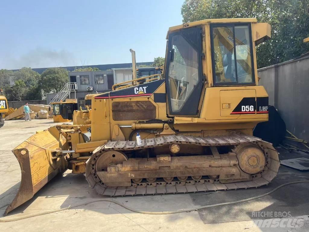 CAT D 5 G LGP Buldooserid