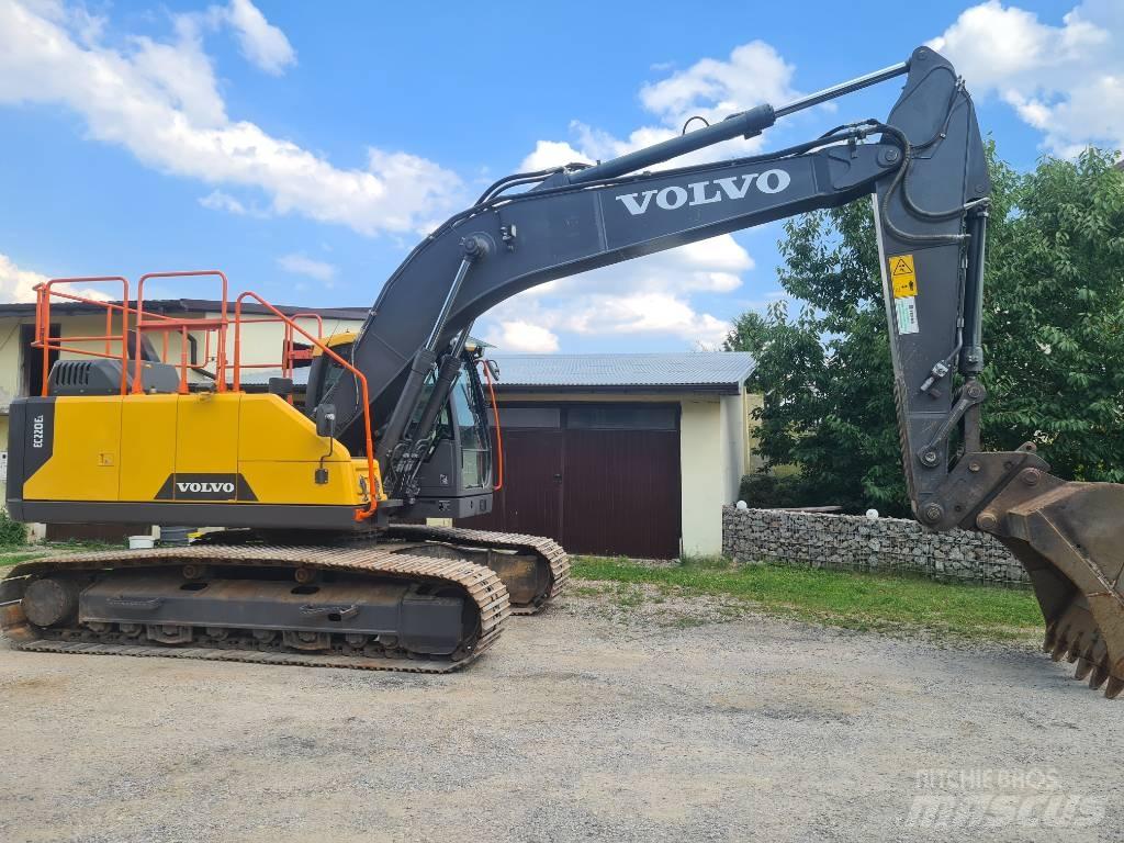 Volvo EC 220 E Roomikekskavaatorid