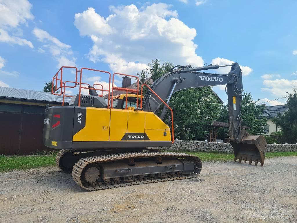Volvo EC 220 E Roomikekskavaatorid