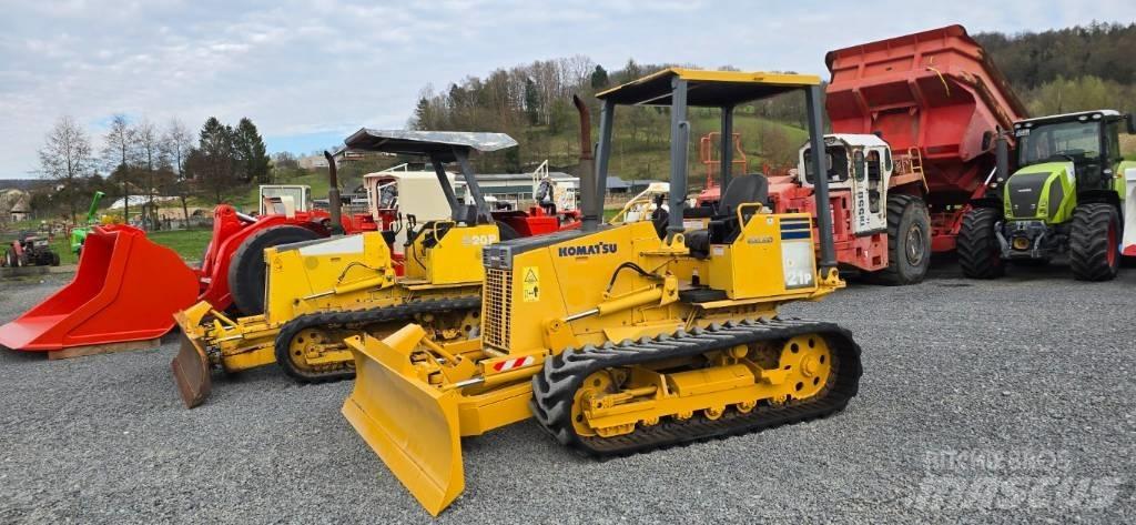 Komatsu D 21 P-8 Buldooserid