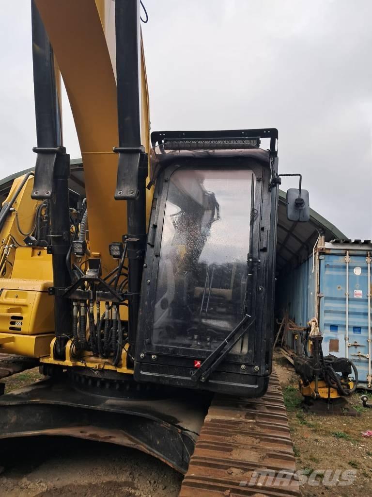 CAT 330FL Roomikekskavaatorid