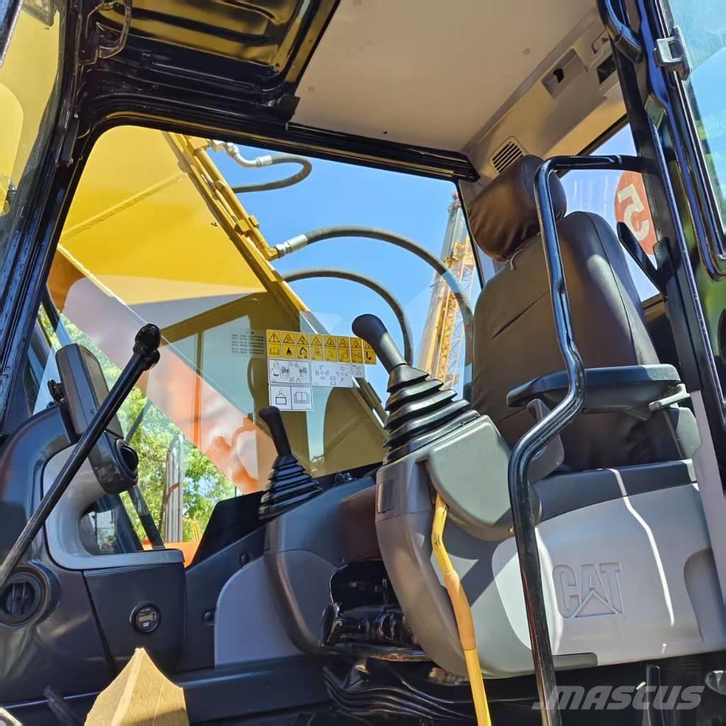 CAT 320 D Roomikekskavaatorid