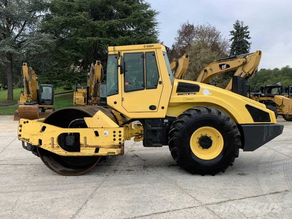 Bomag BW 213 D H-4 i Pinnasetihendajad