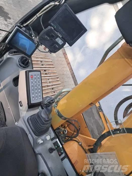 Liebherr R 926 LC Roomikekskavaatorid