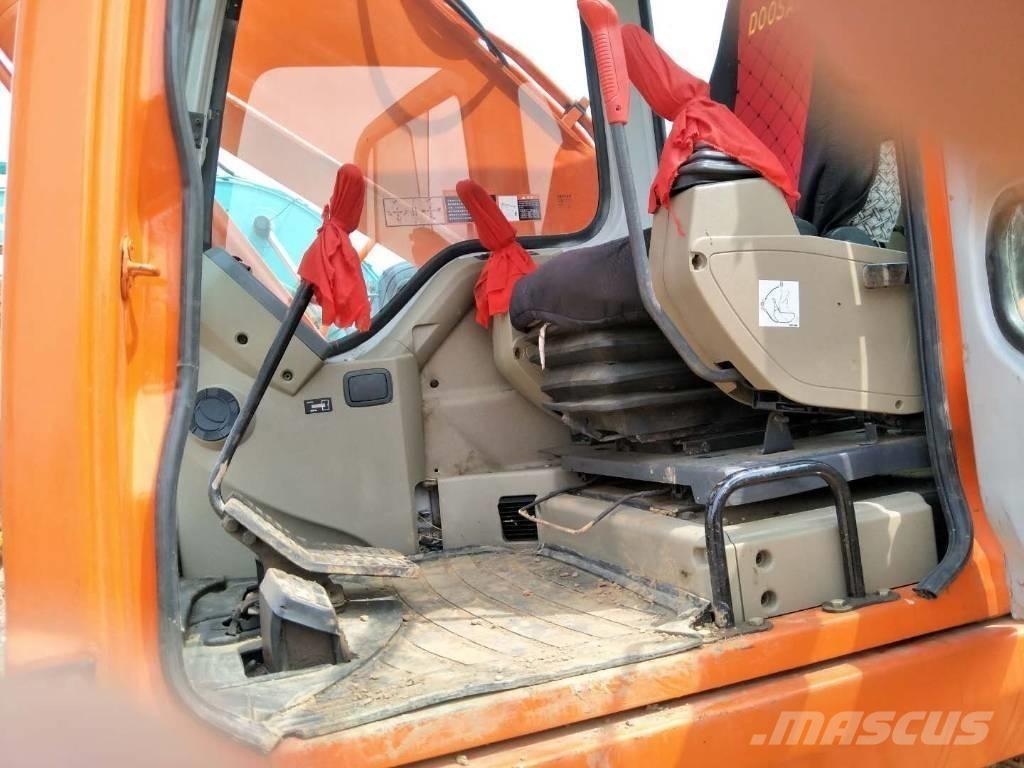 Doosan 225 Roomikekskavaatorid