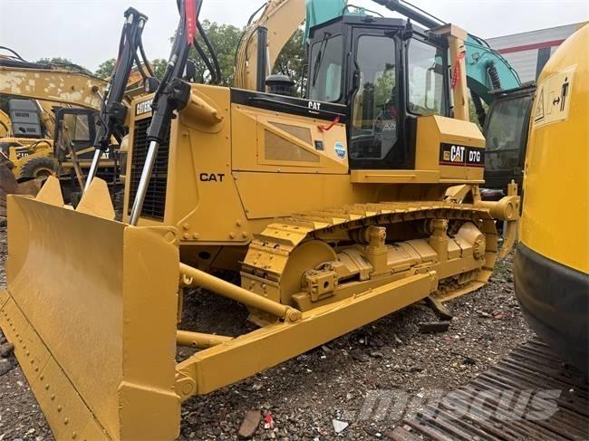 CAT D 7 G LGP Buldooserid
