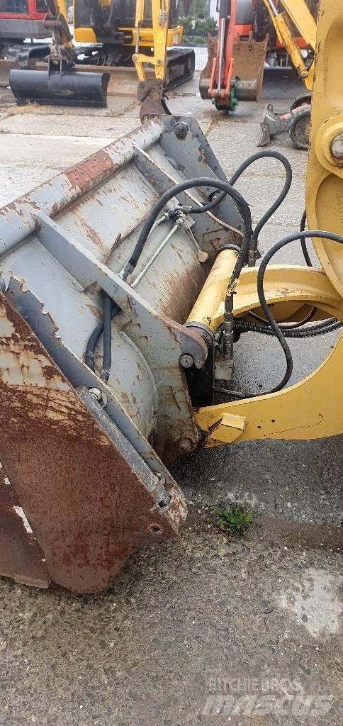 CAT 906M Rataslaadurid