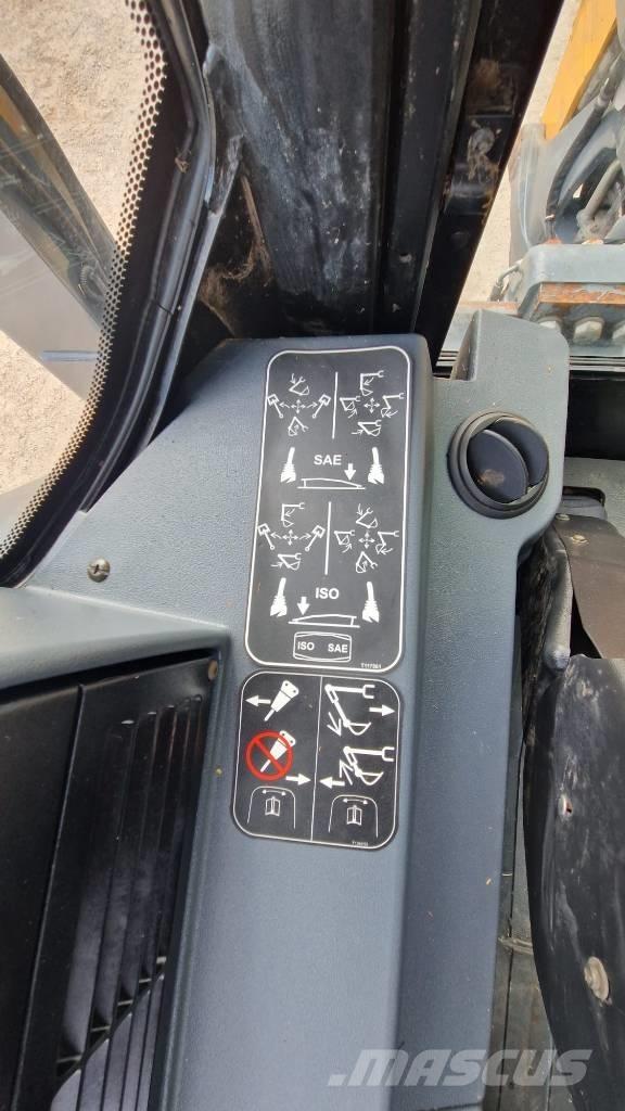 Terex TLB 890 Ekskavaatorlaadurid