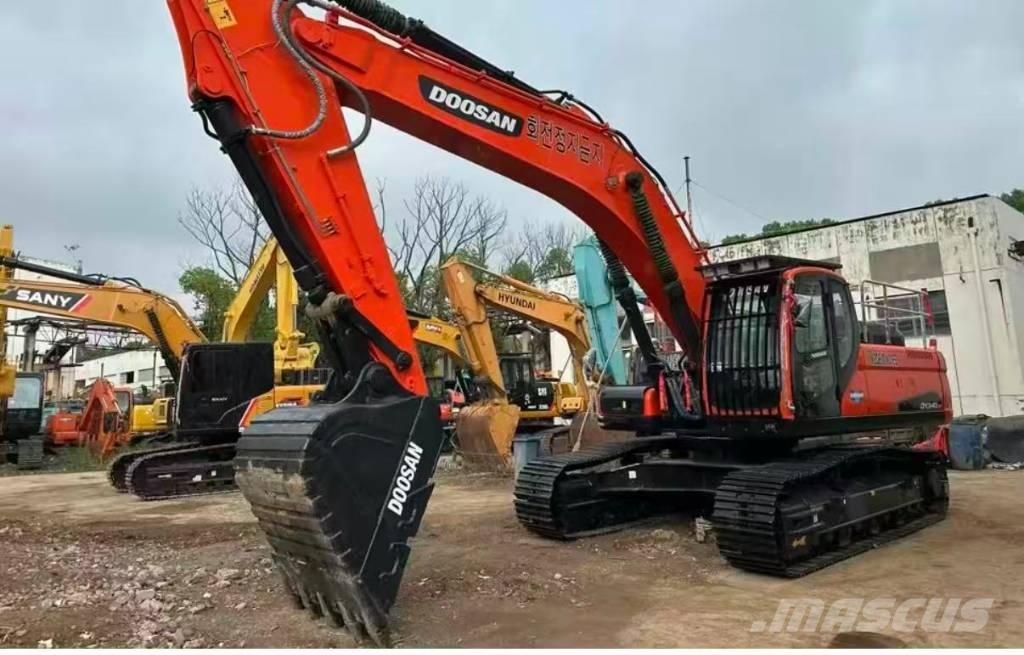Doosan DX 340 Roomikekskavaatorid