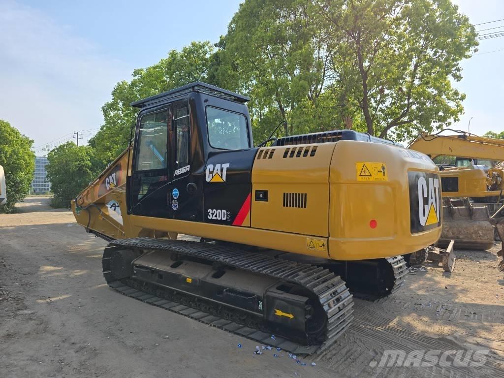 CAT 320D2 Roomikekskavaatorid