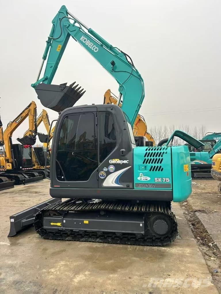 Kobelco SK 75 Roomikekskavaatorid