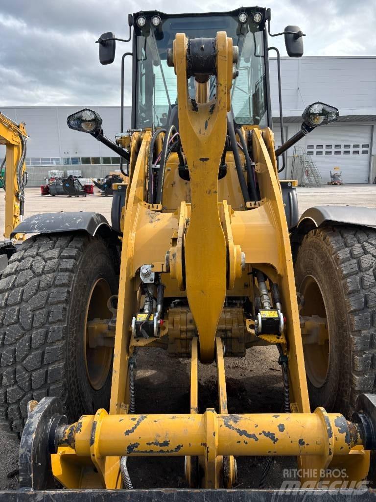 CAT 920 Rataslaadurid