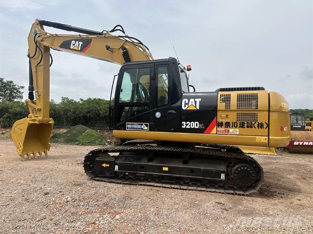 CAT 320D Roomikekskavaatorid