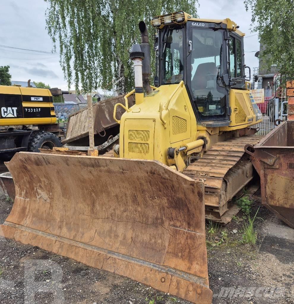 Komatsu D 51 EX-22 Buldooserid