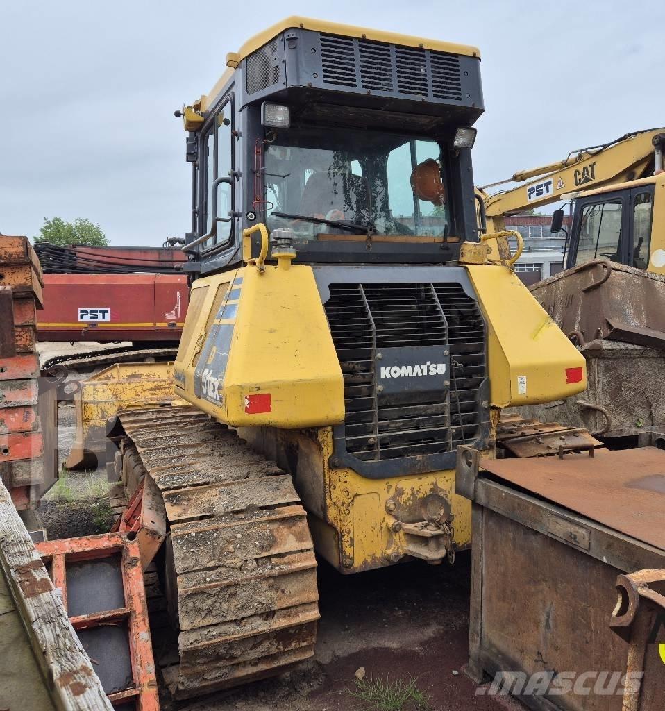 Komatsu D 51 EX-22 Buldooserid