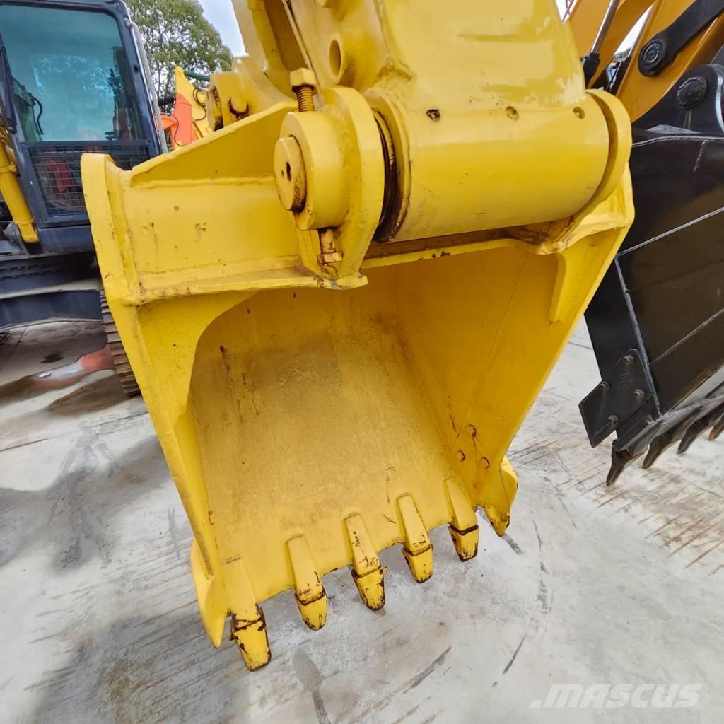 Komatsu PC 200-7 Roomikekskavaatorid