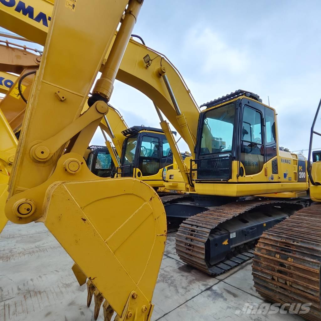Komatsu PC 200-7 Roomikekskavaatorid