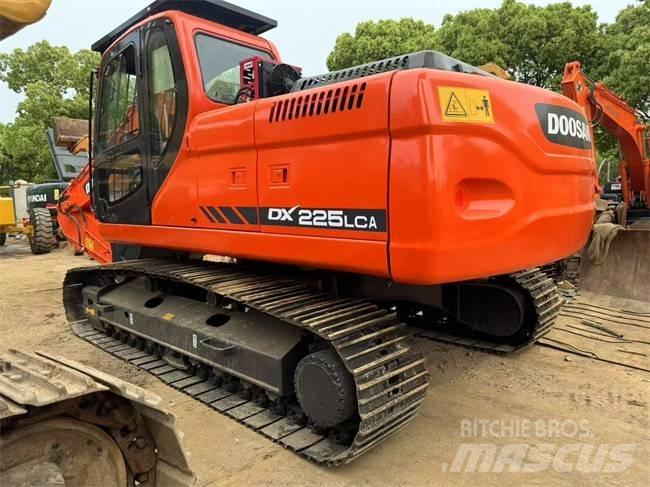 Doosan DX 225 LC Roomikekskavaatorid