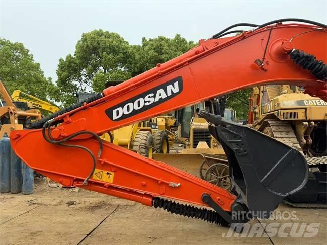 Doosan DX 225 LC Roomikekskavaatorid