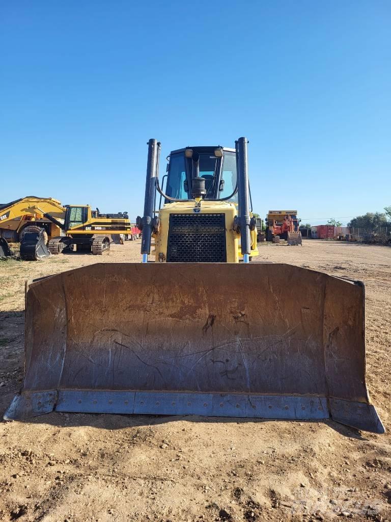 New Holland D 180 Buldooserid