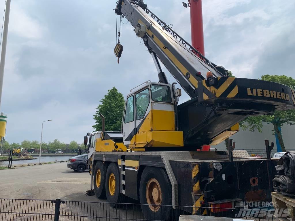 Liebherr LTM 1040-1 Maastikutõstukid