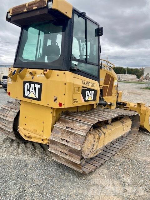 CAT D 3 K 2 LGP Buldooserid
