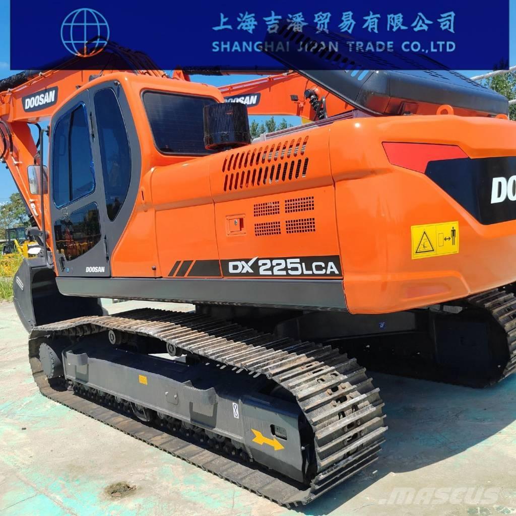 Doosan DX 225 Roomikekskavaatorid