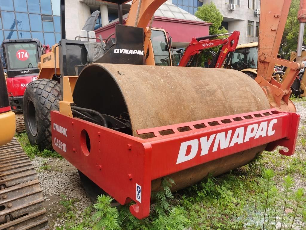 Dynapac CA 251 D Ühe trumliga rullid