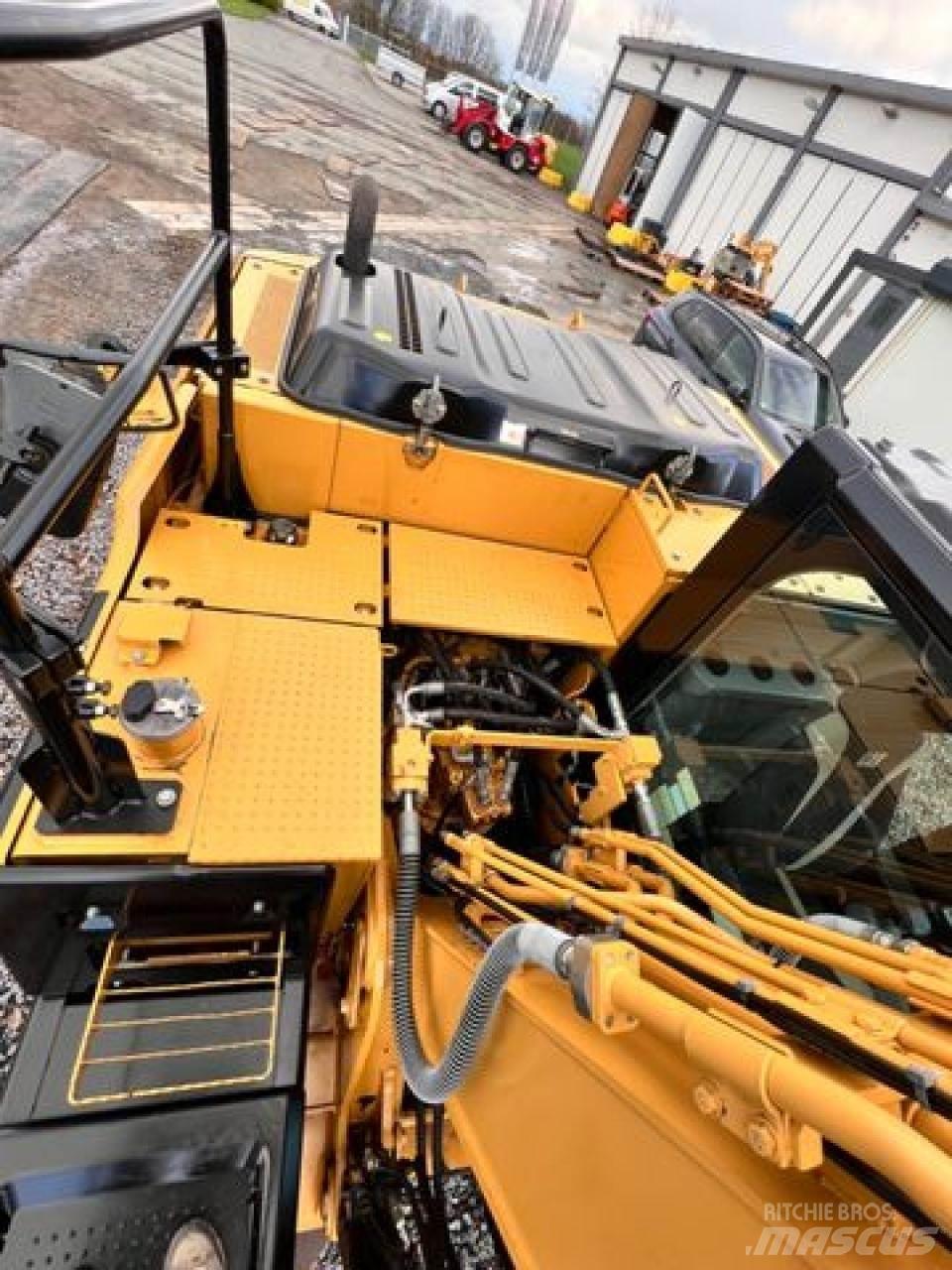 CAT 318EL + HS21 Roomikekskavaatorid