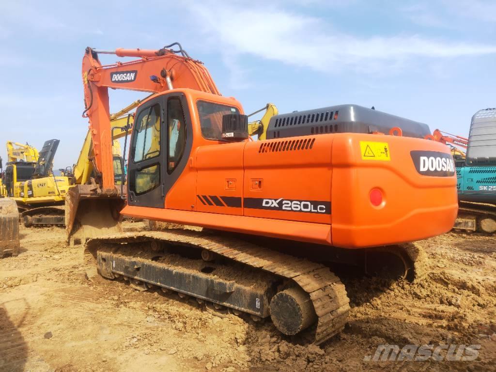 Doosan DX260LC Roomikekskavaatorid