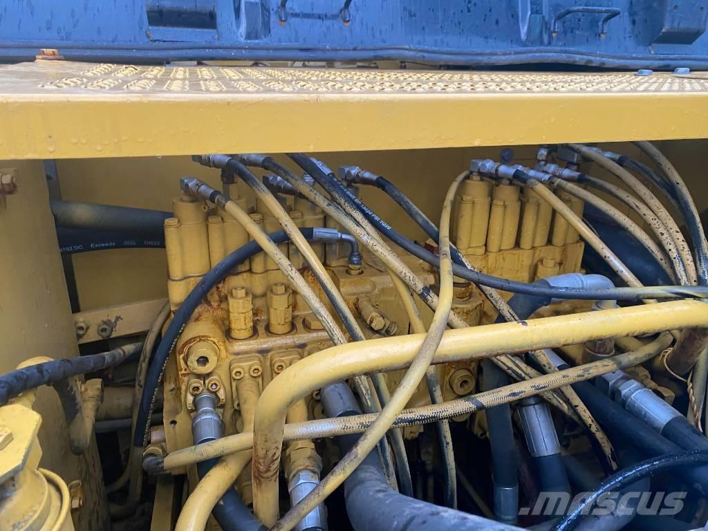 CAT 320 C L Roomikekskavaatorid
