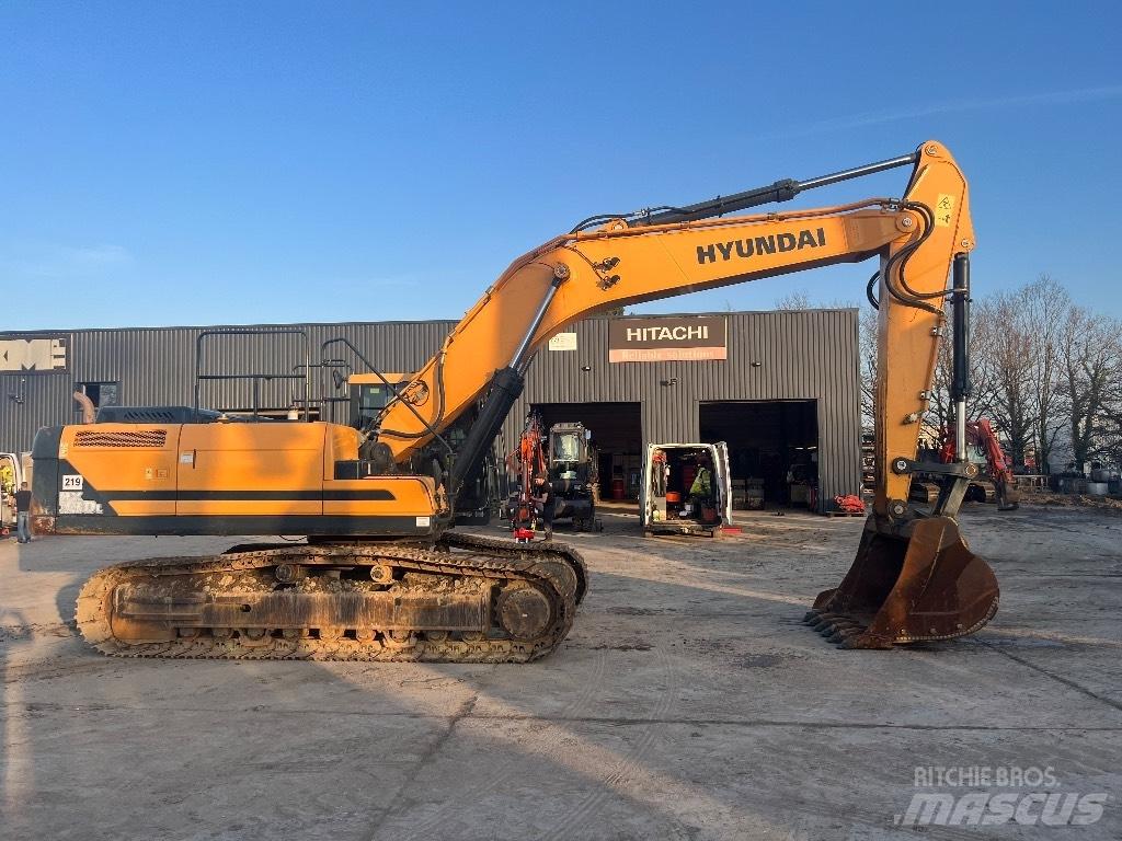 Hyundai HX 330 L Roomikekskavaatorid